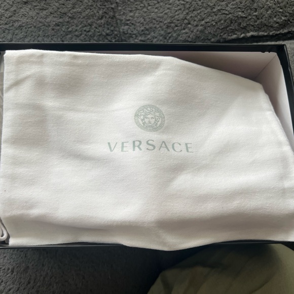 Versace shoes - Picture 8 of 9